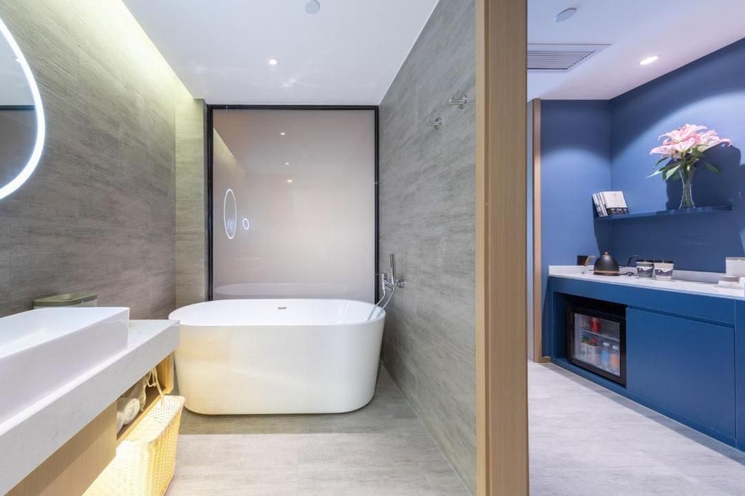 Jimu Double Room with Bathtub