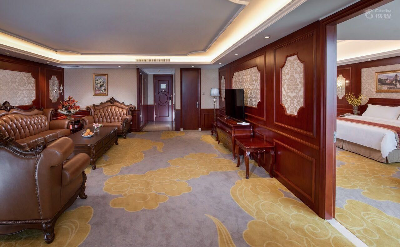 Suite with View