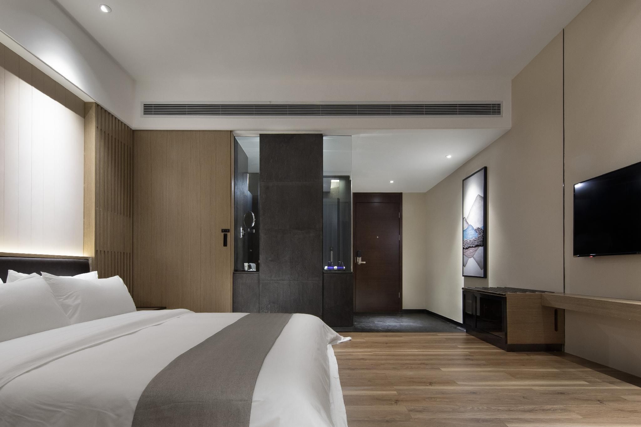 Tatami Queen Room
