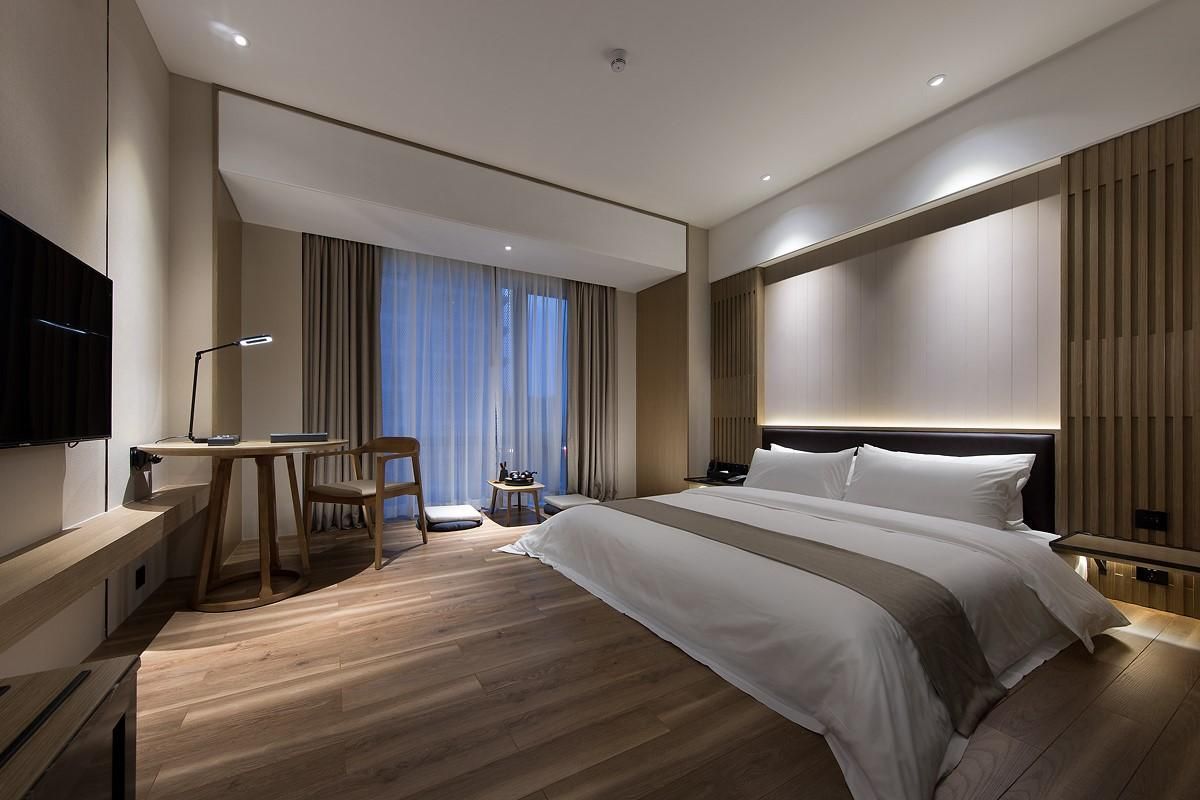 Tatami Queen Room