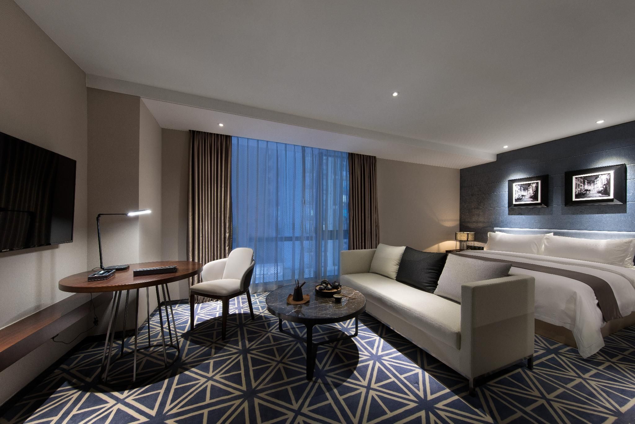 Premium Suite