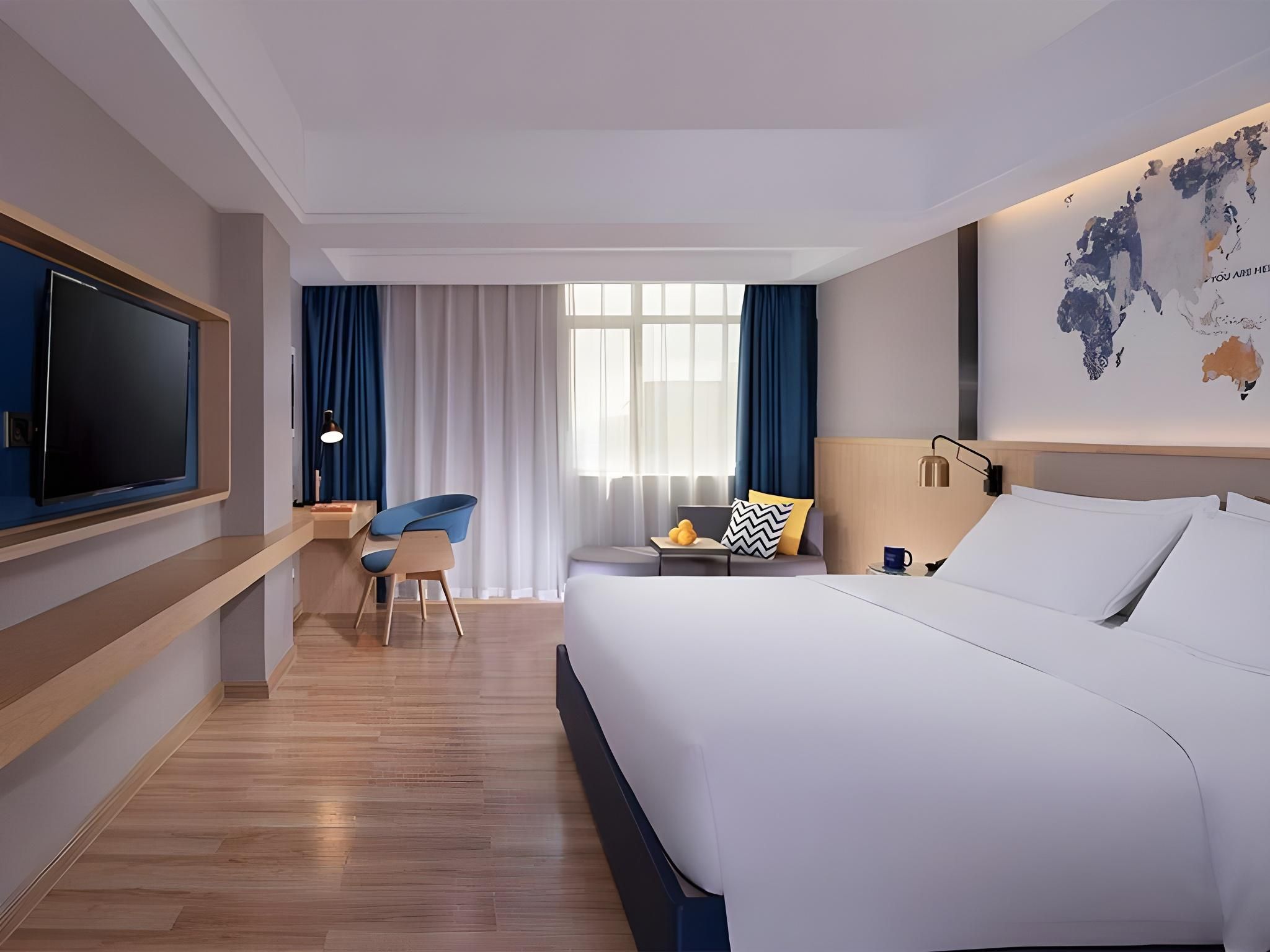 Queen Room with View