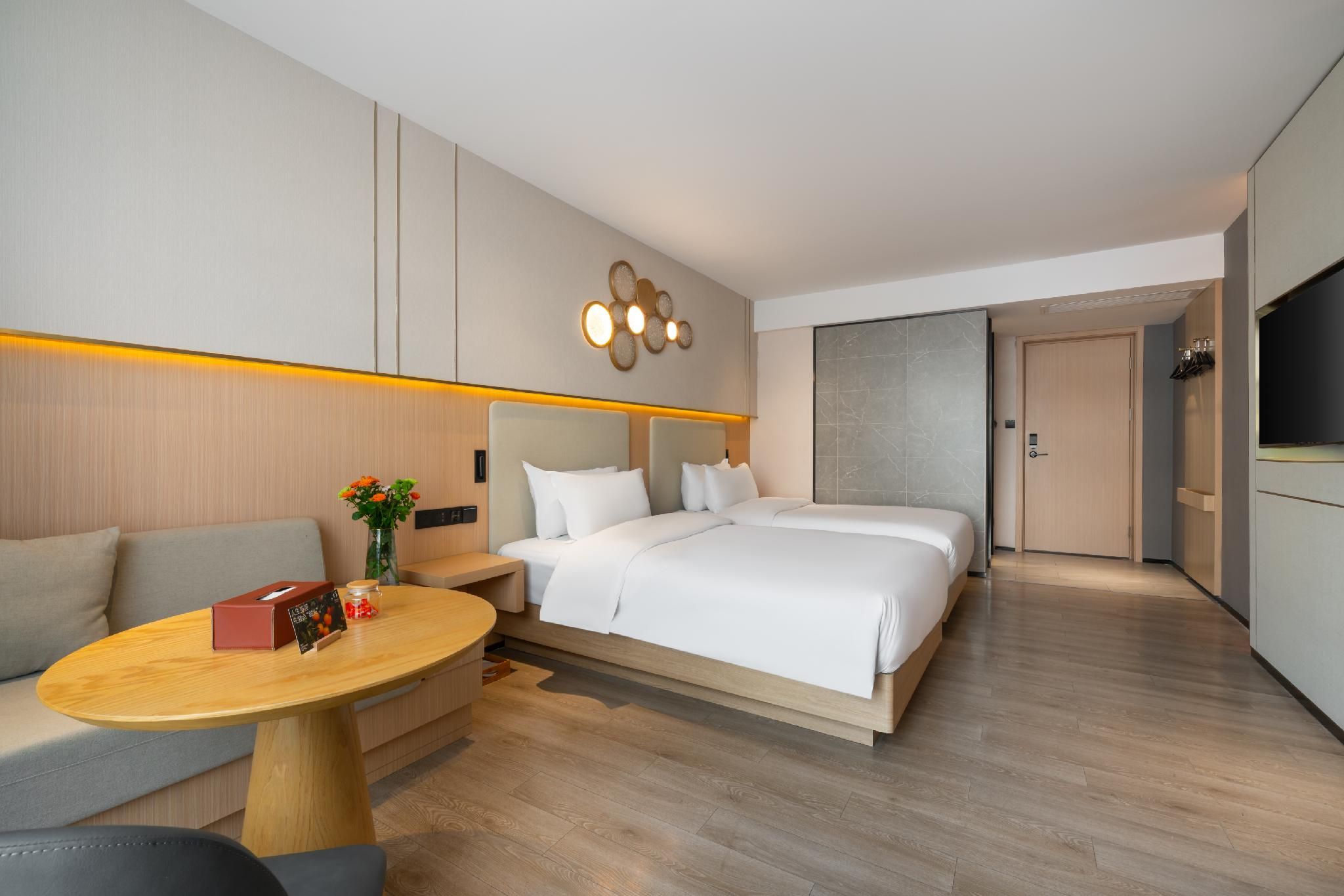 Huazhu - Deluxe Twin Room