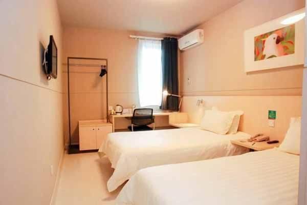 Zero Pressure - Superior Family Room