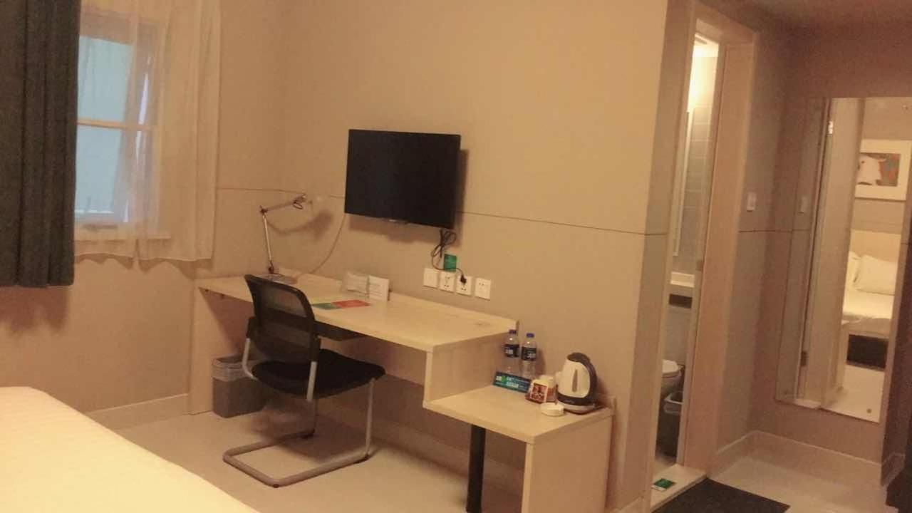 wh - superior bed room