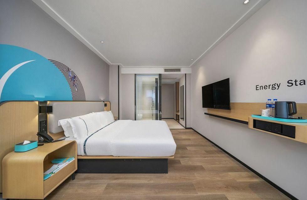 Business Queen Room