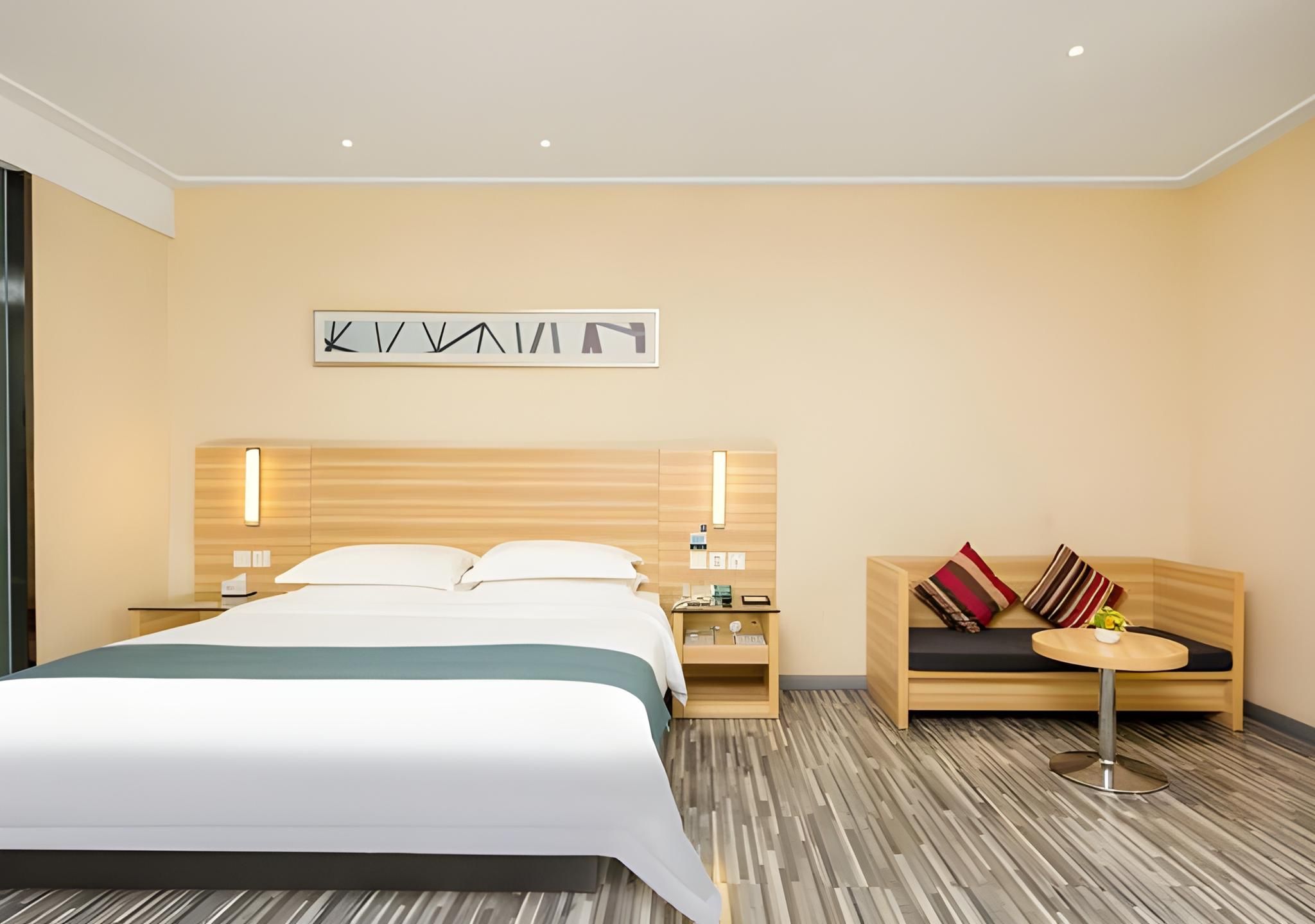 Business Queen Room