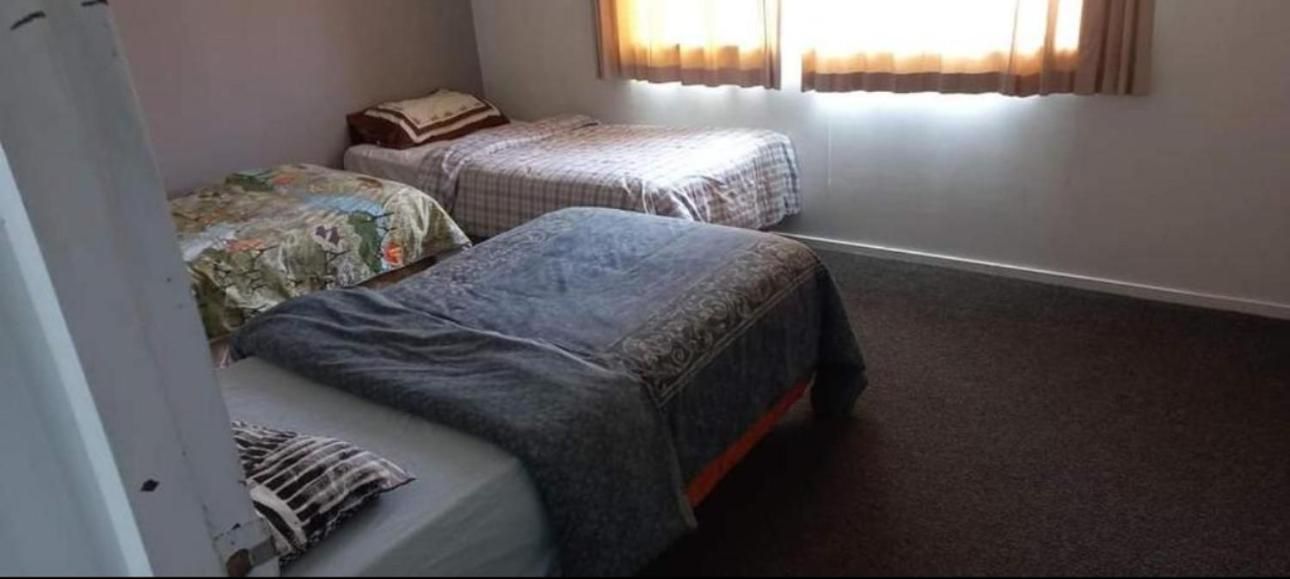 Basic Triple Room with Shared Bathroom