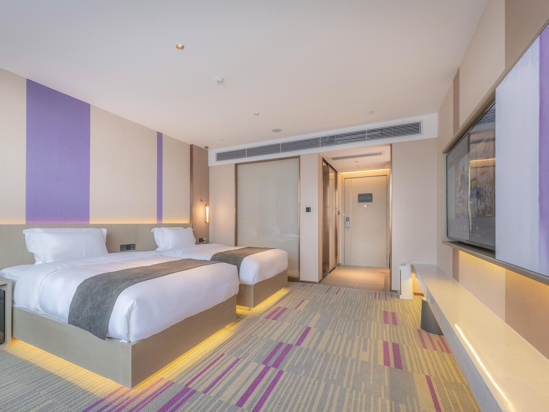 WH - Deluxe Room Twin