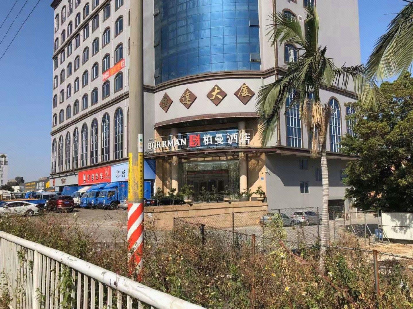 60b406a8856bed5ecbffdd16c0968525