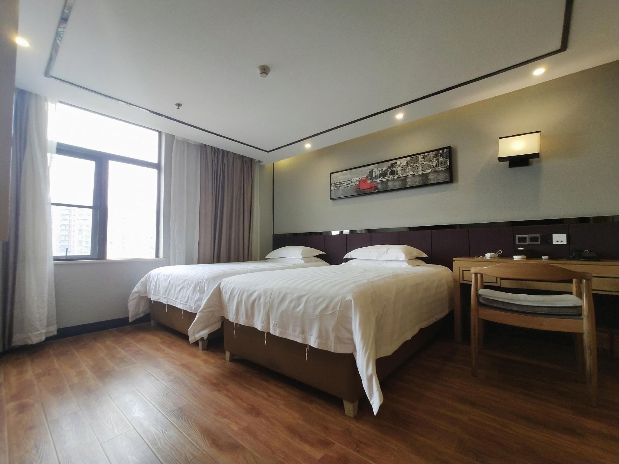 7 Days - Suite Room