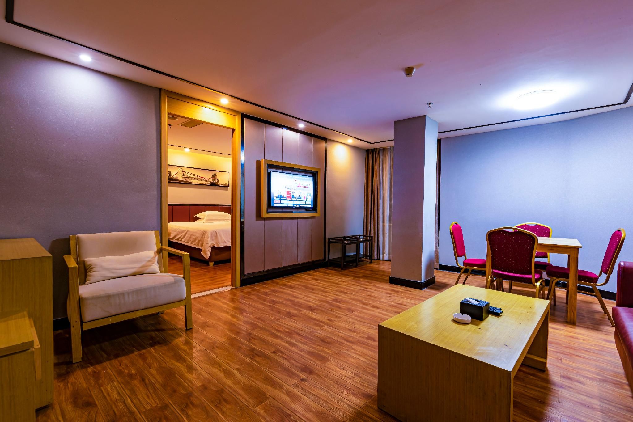7 Days - Suite Room