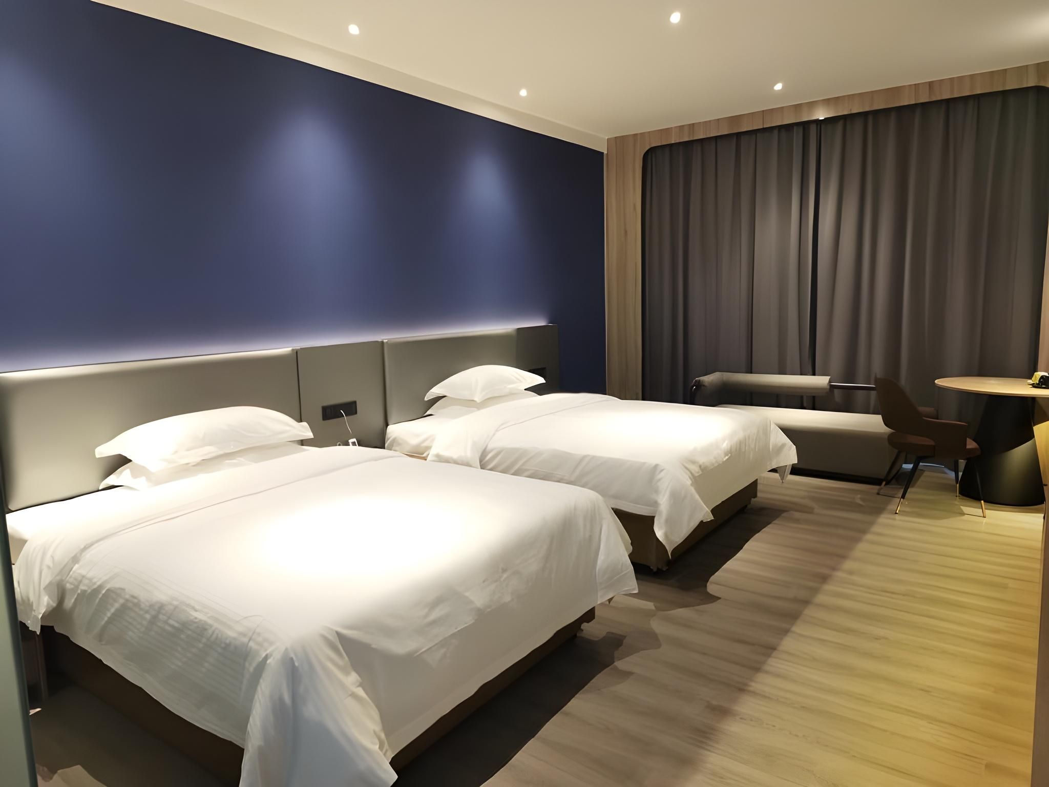 Twin Business Room