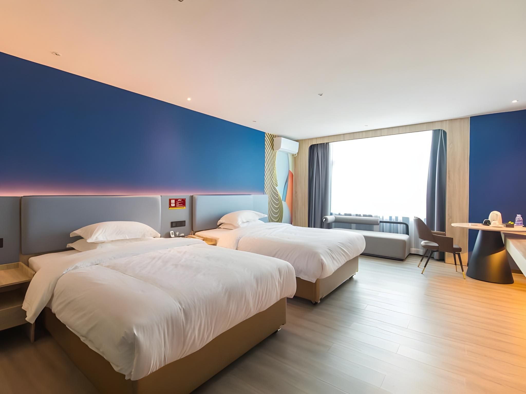 Twin Business Room