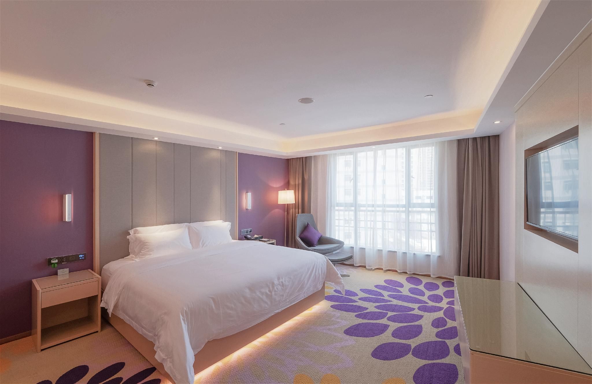 Business Queen Room