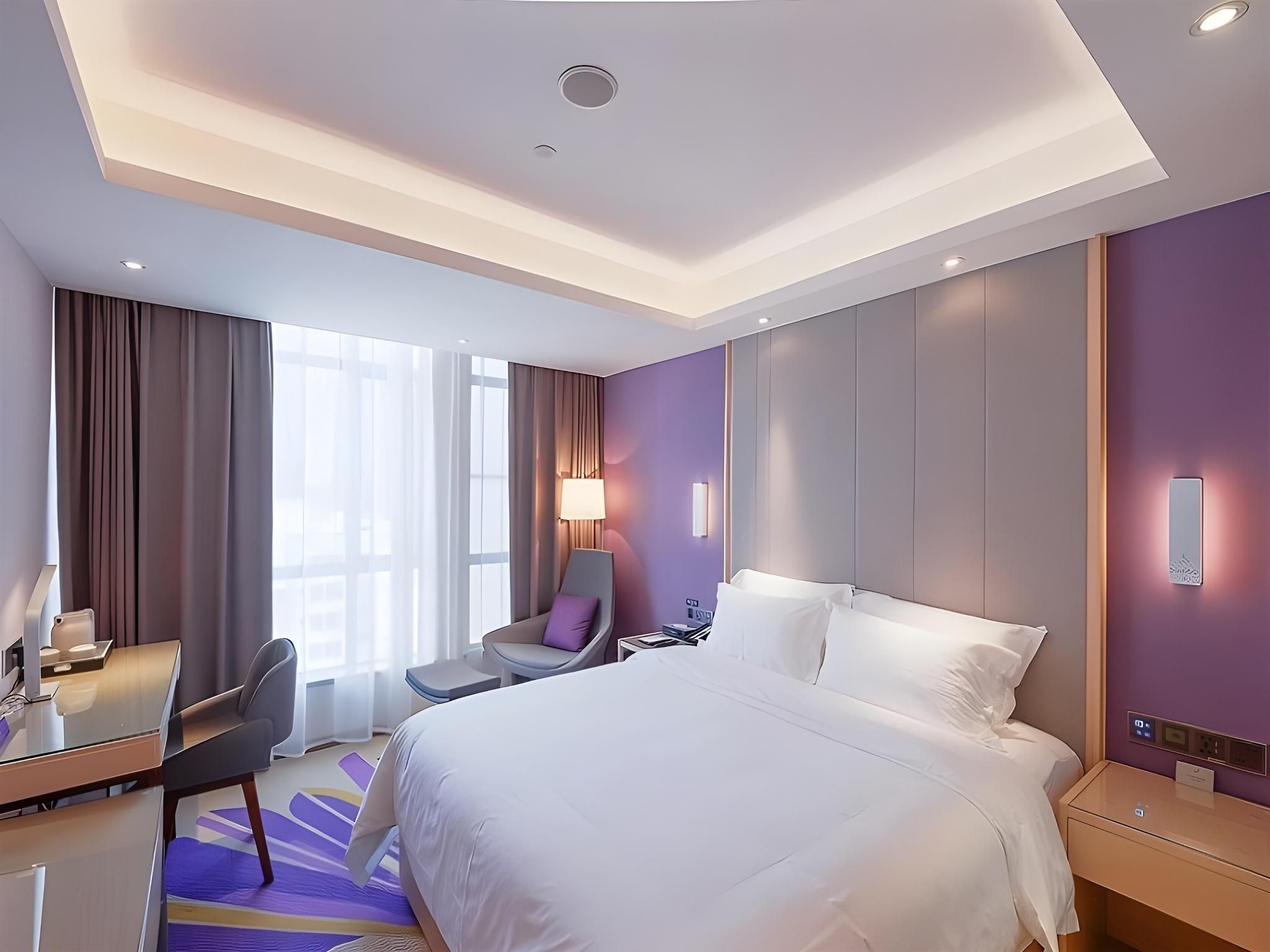 Business Queen Room