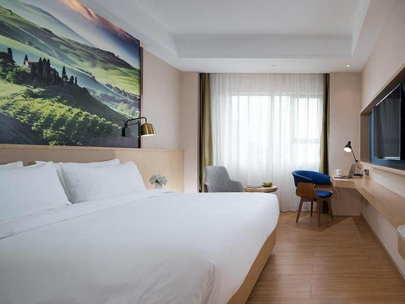 Light Double Room without Window