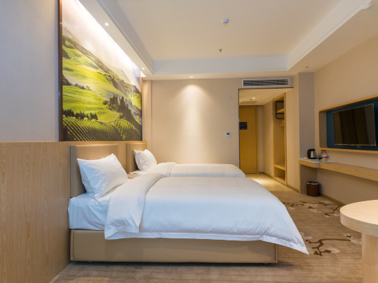 Kyriad KK Twin Room