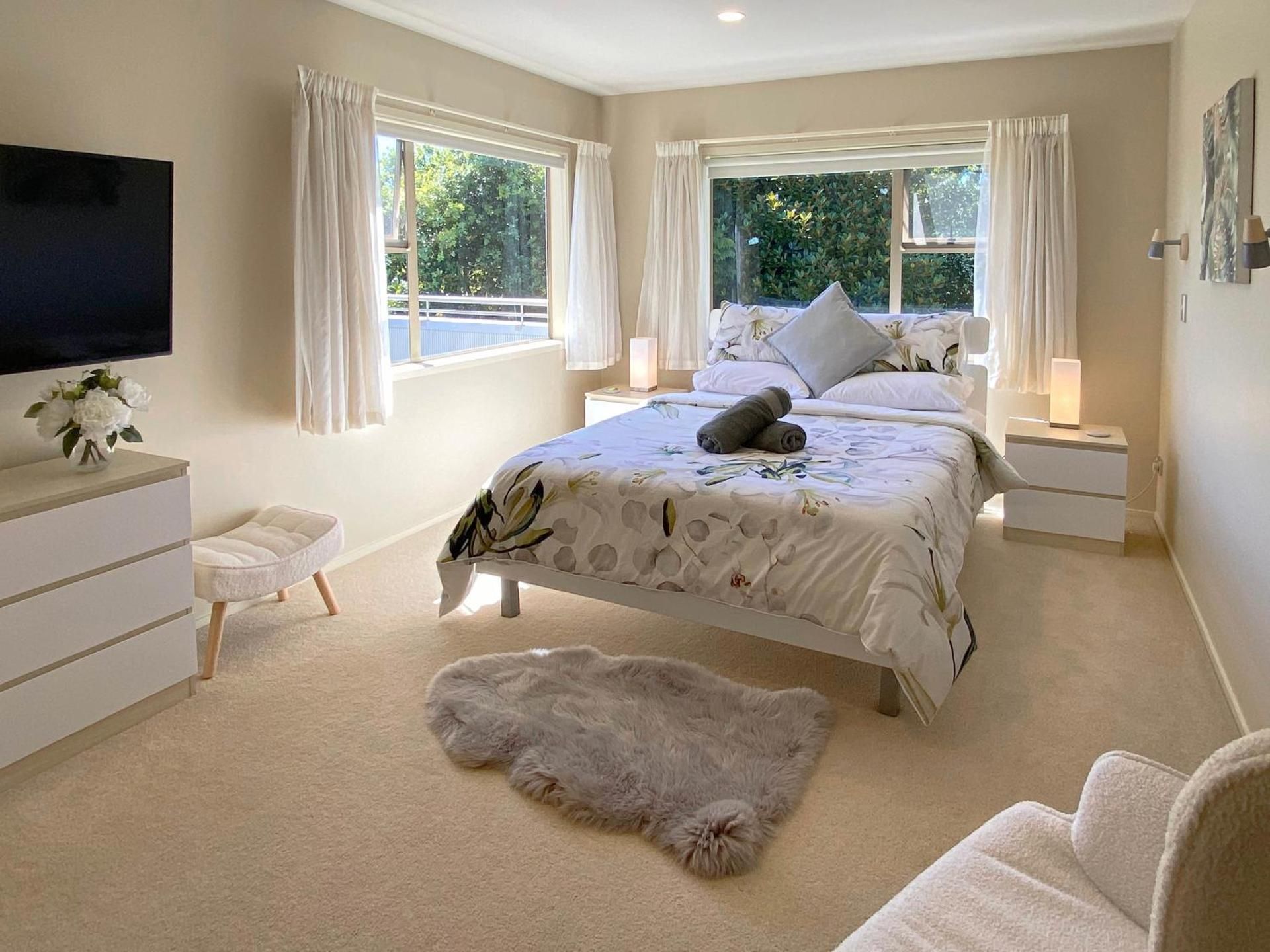 Deluxe Queen Room