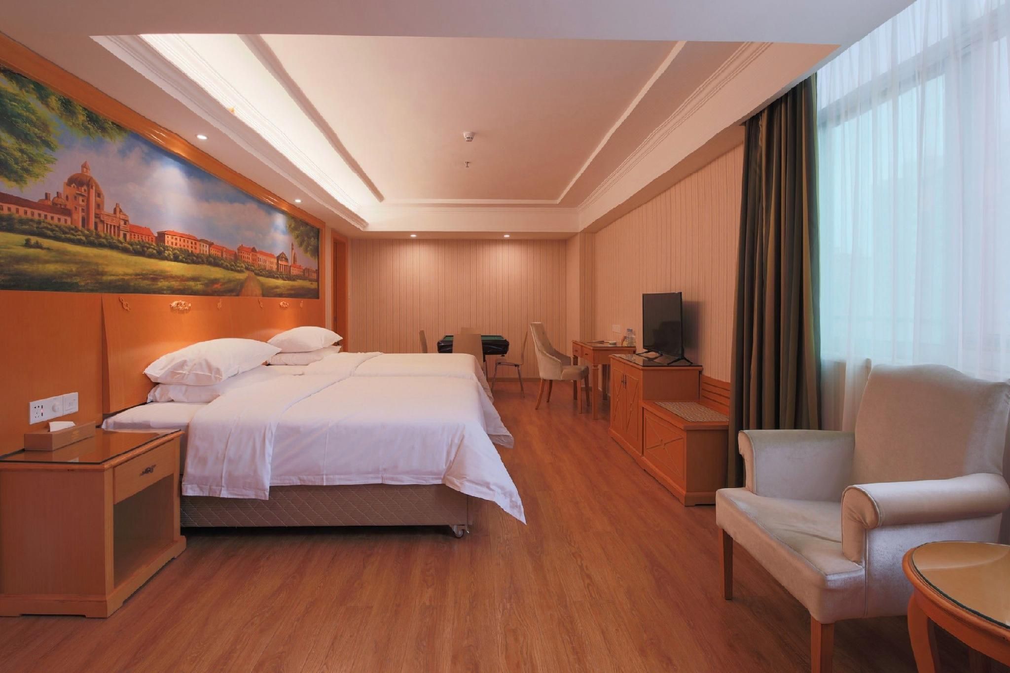 Vienna Hotel Guangdong Dongguan Dalang Vienna - Functional Chess Room With Twin Bed