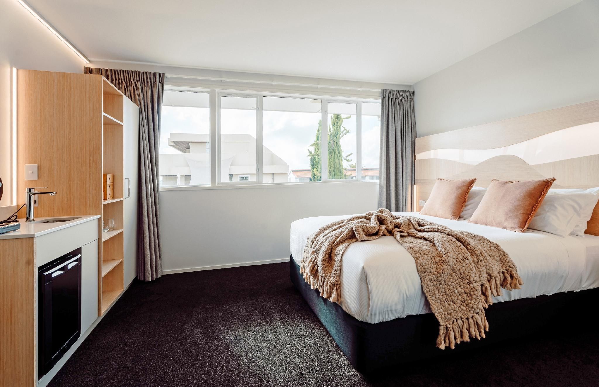 CitySide Hotel Tauranga Harbour View Room