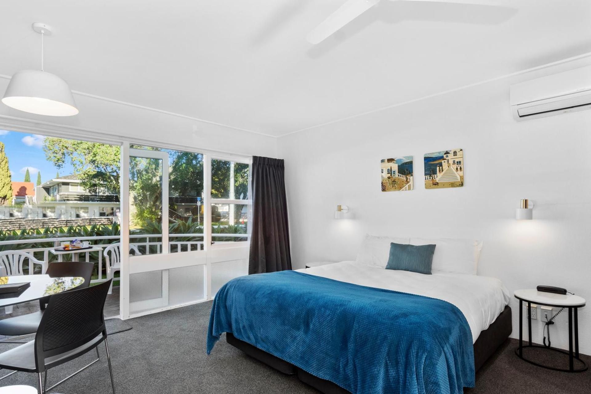 Family King Studio with Patio and Avenue Views