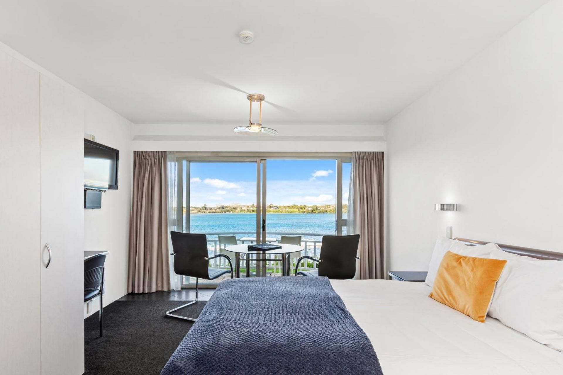Executive Waterfront Queen Suite with Patio