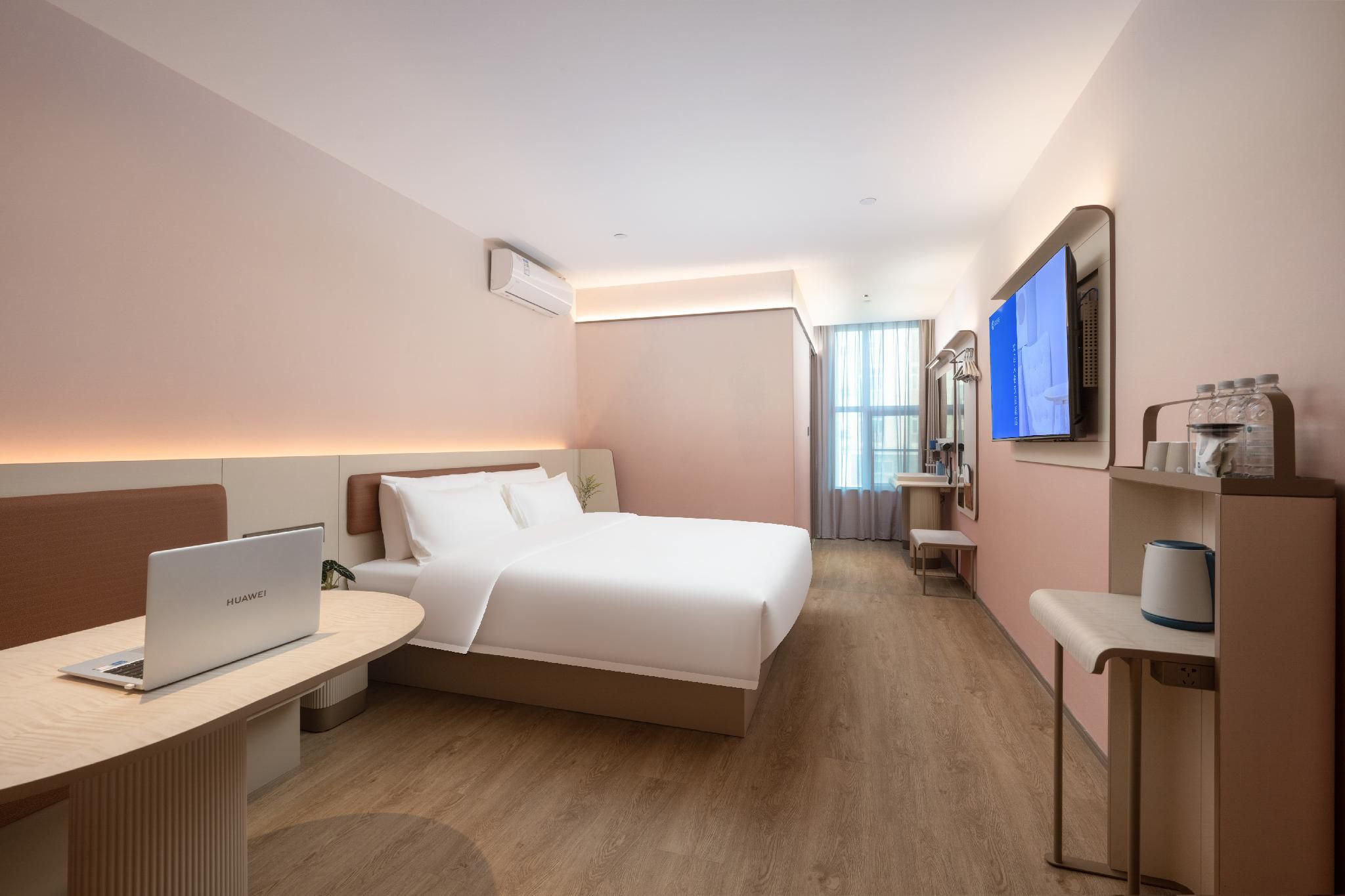 Business Queen Bed Room