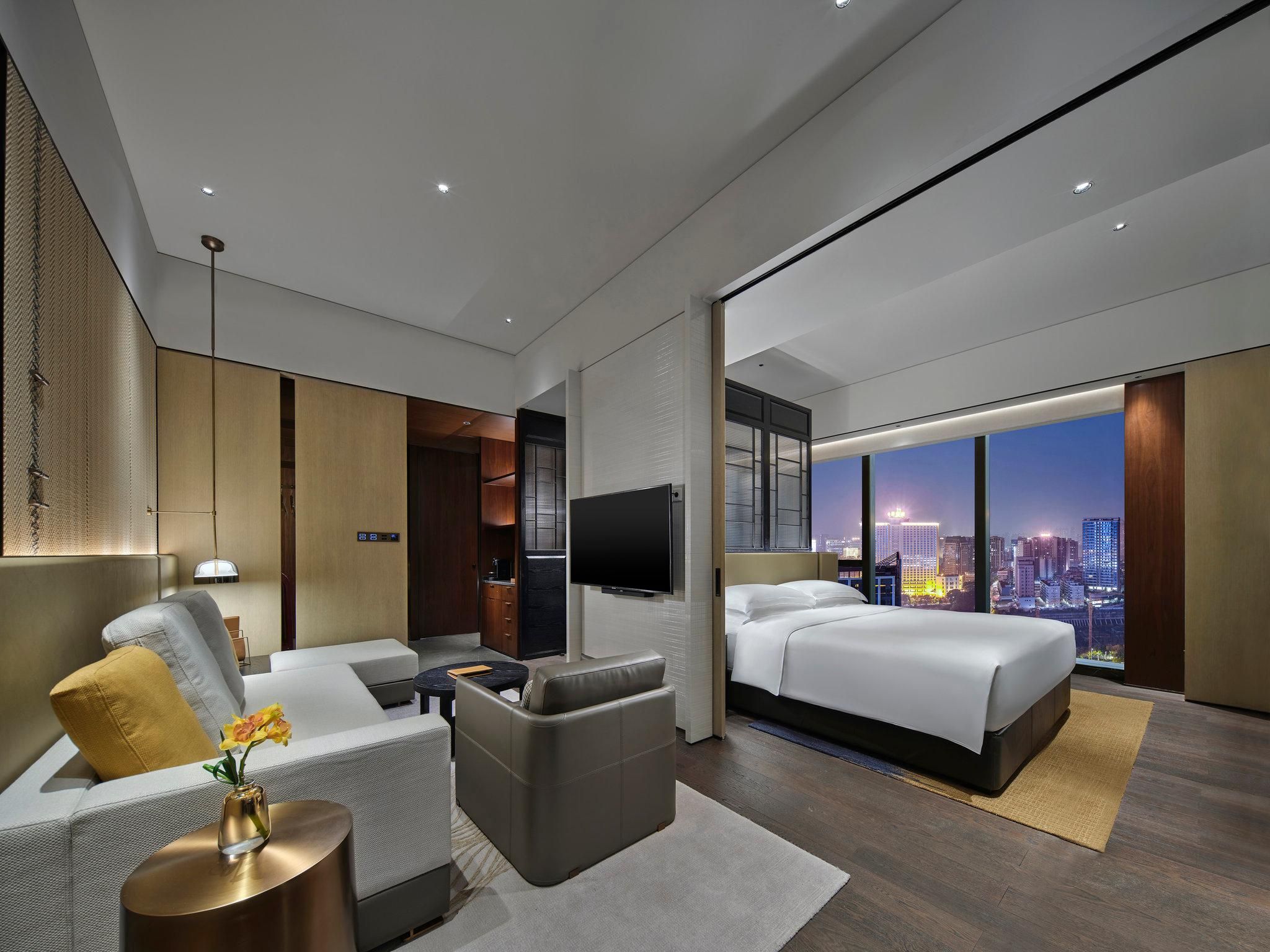 1 Bedroom Suite