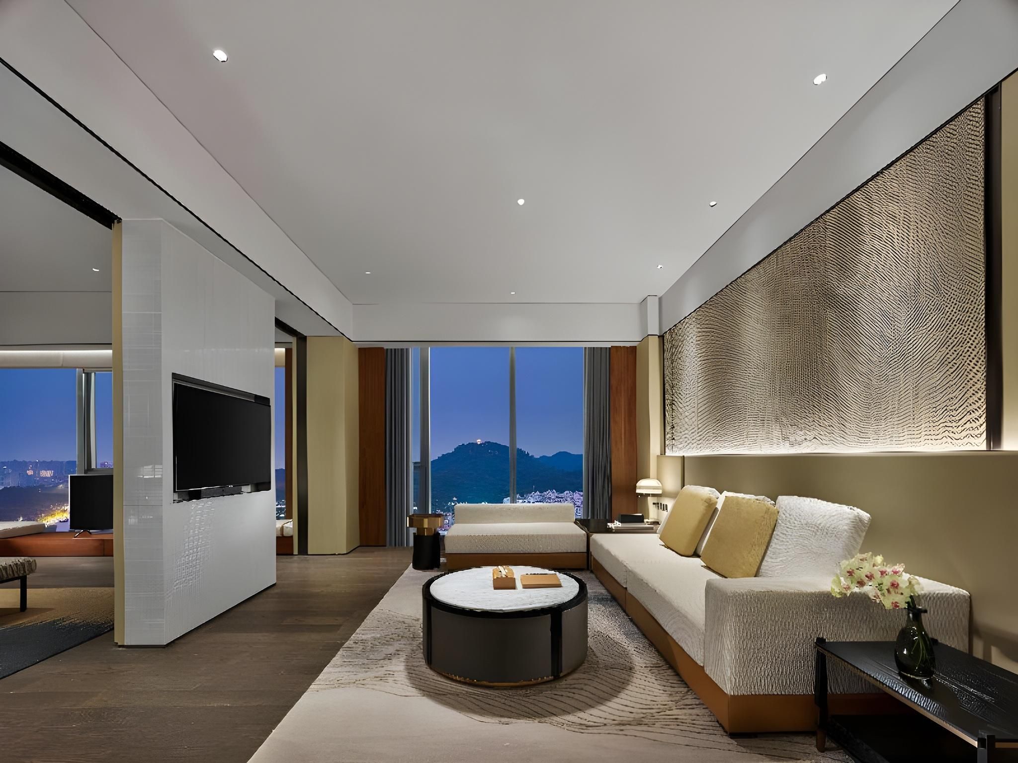 1 Bedroom Suite