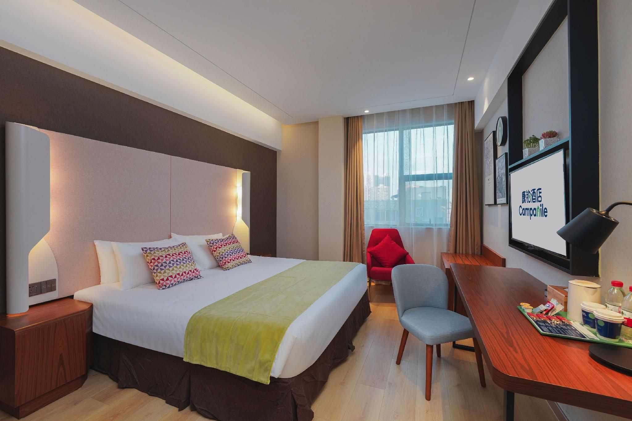 WH - Deluxe Bed Room