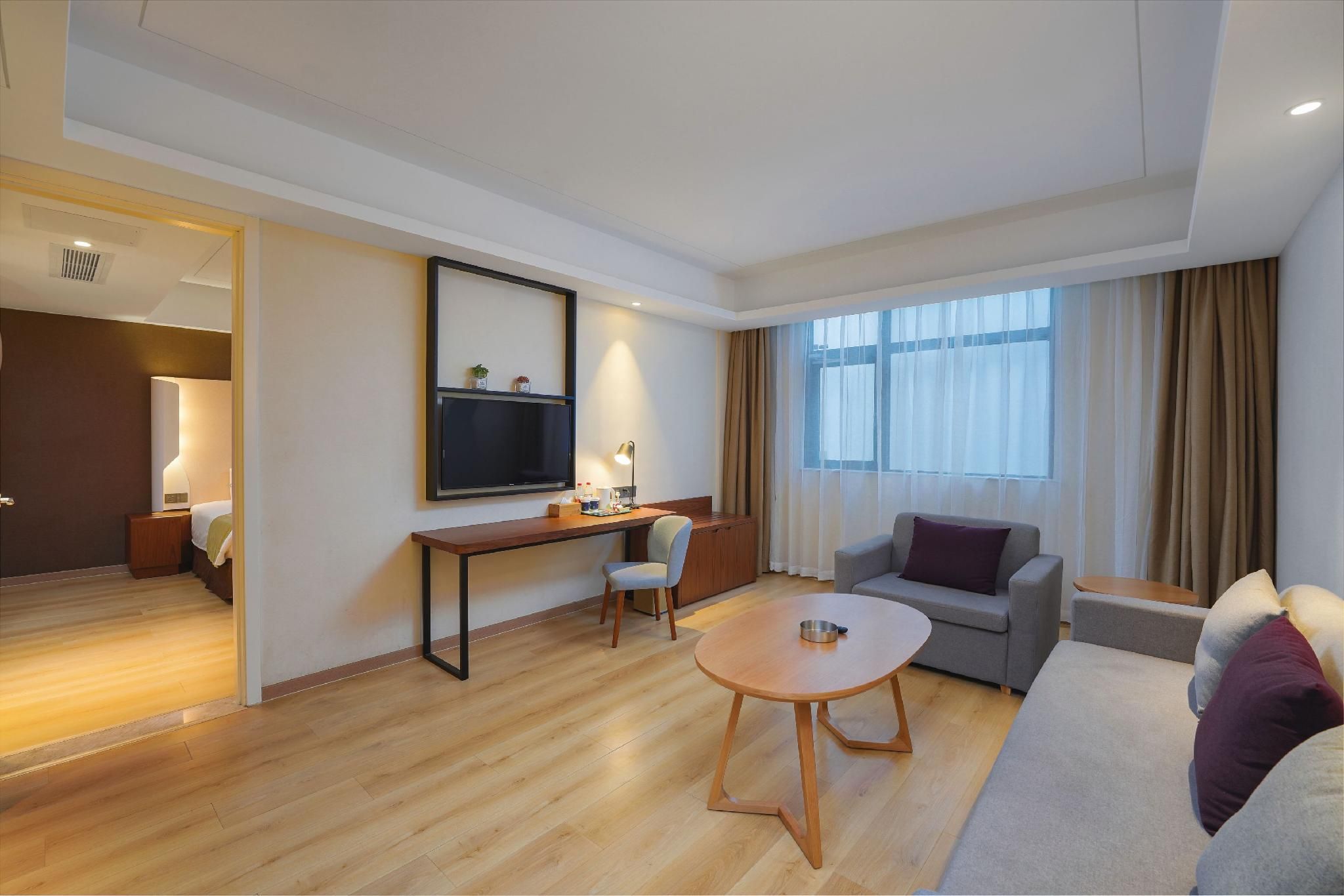 Premier Suite 