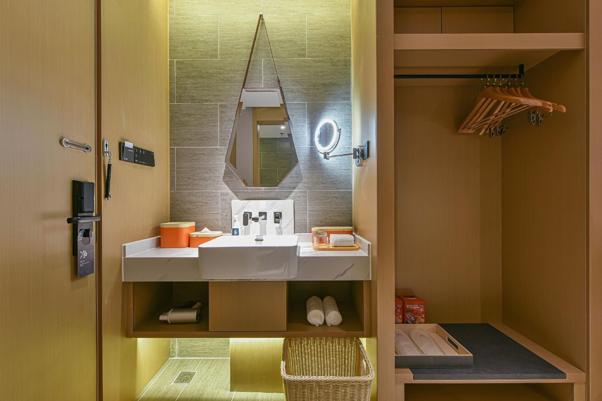 Executive room, Guest room, 1 Queen
