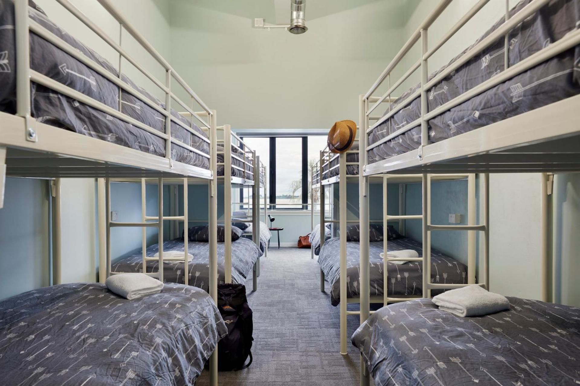 12 Bed dorm Mixed Shared Bathroom with Seaview