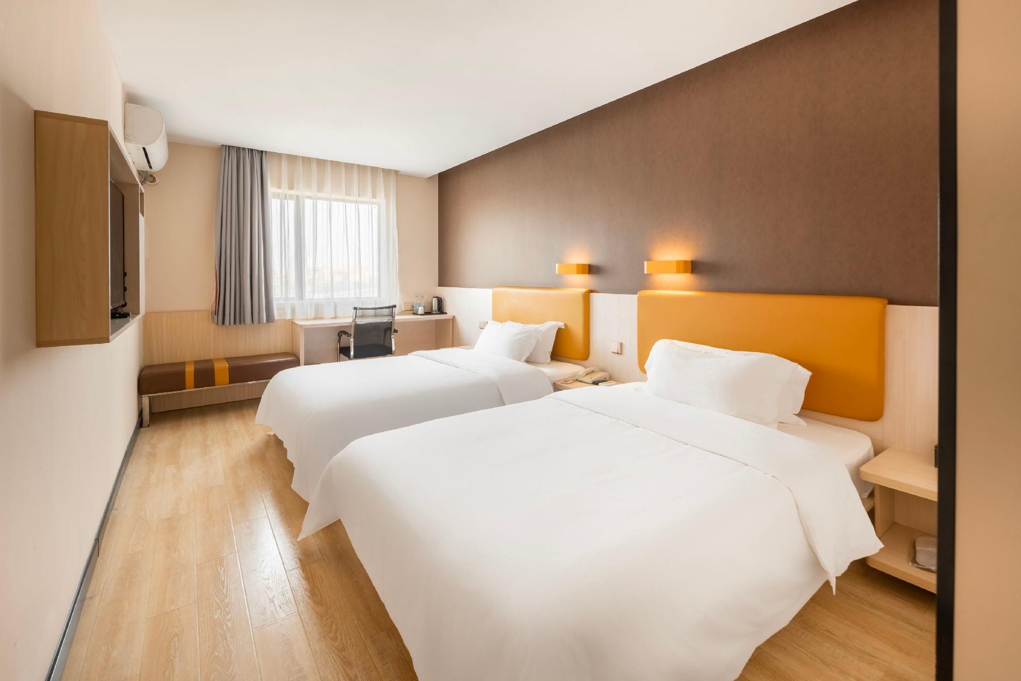 Featured Twin Room