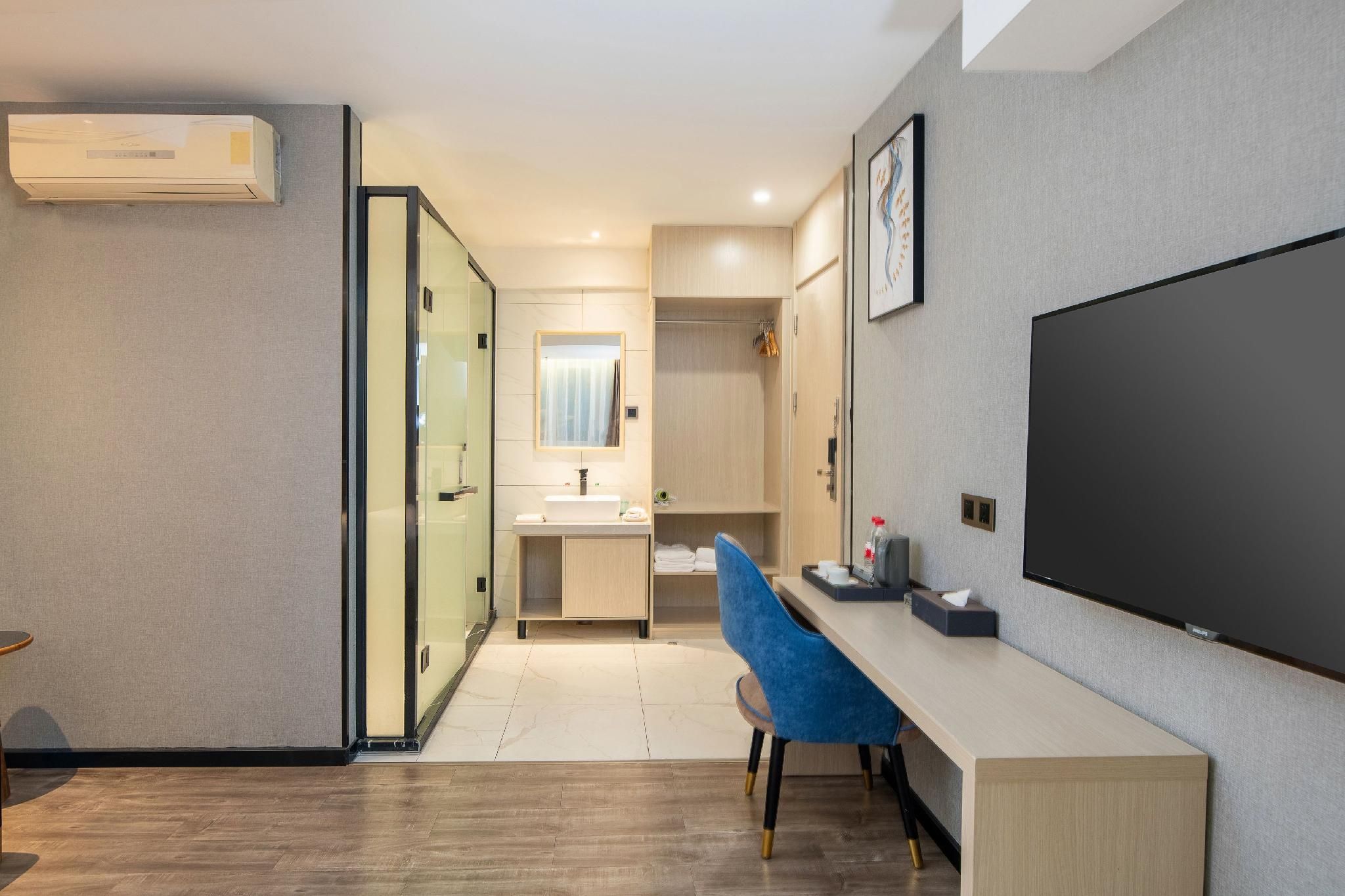 Comfort Room with Single Bed
