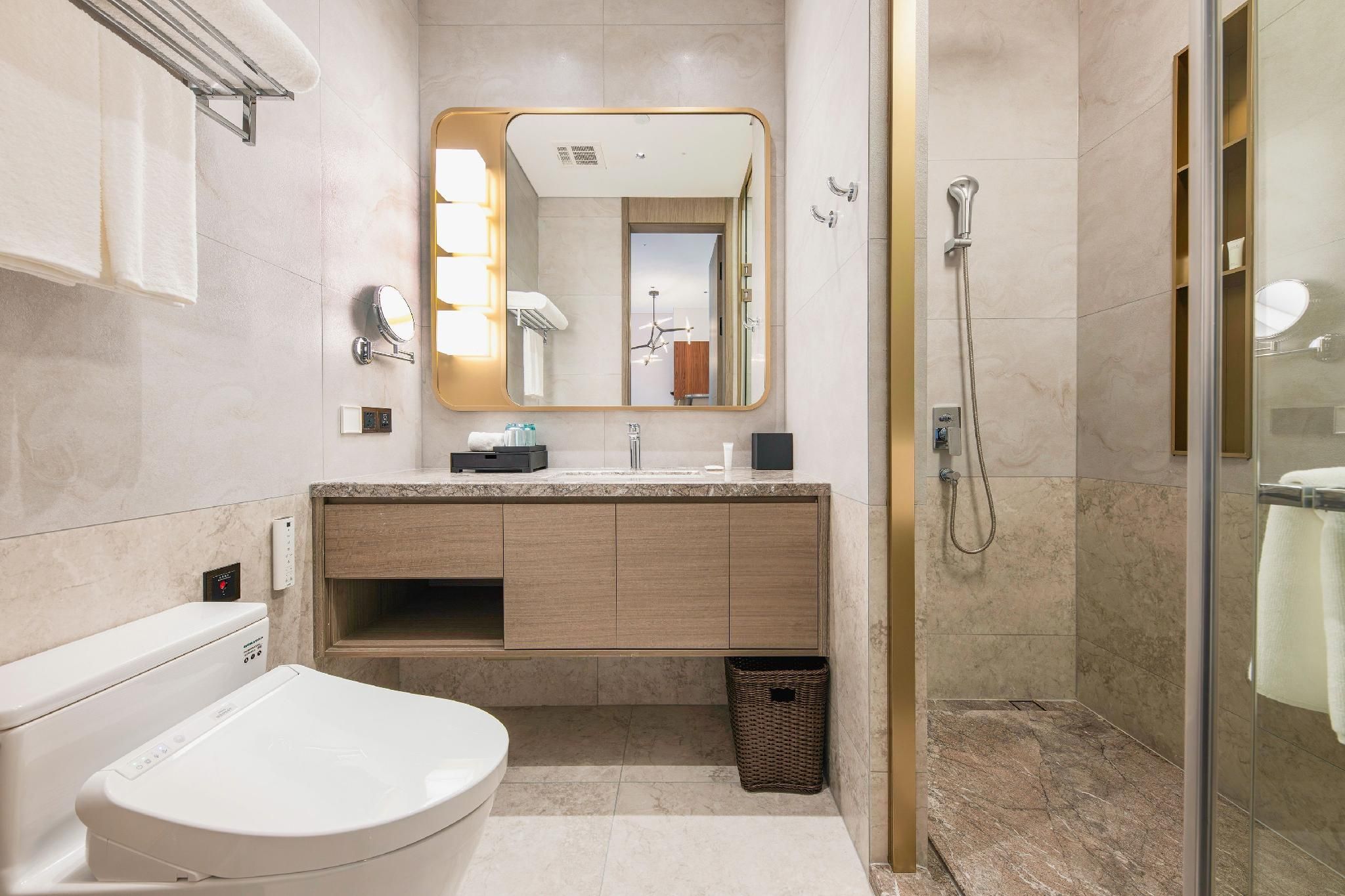 One-Bedroom Suite