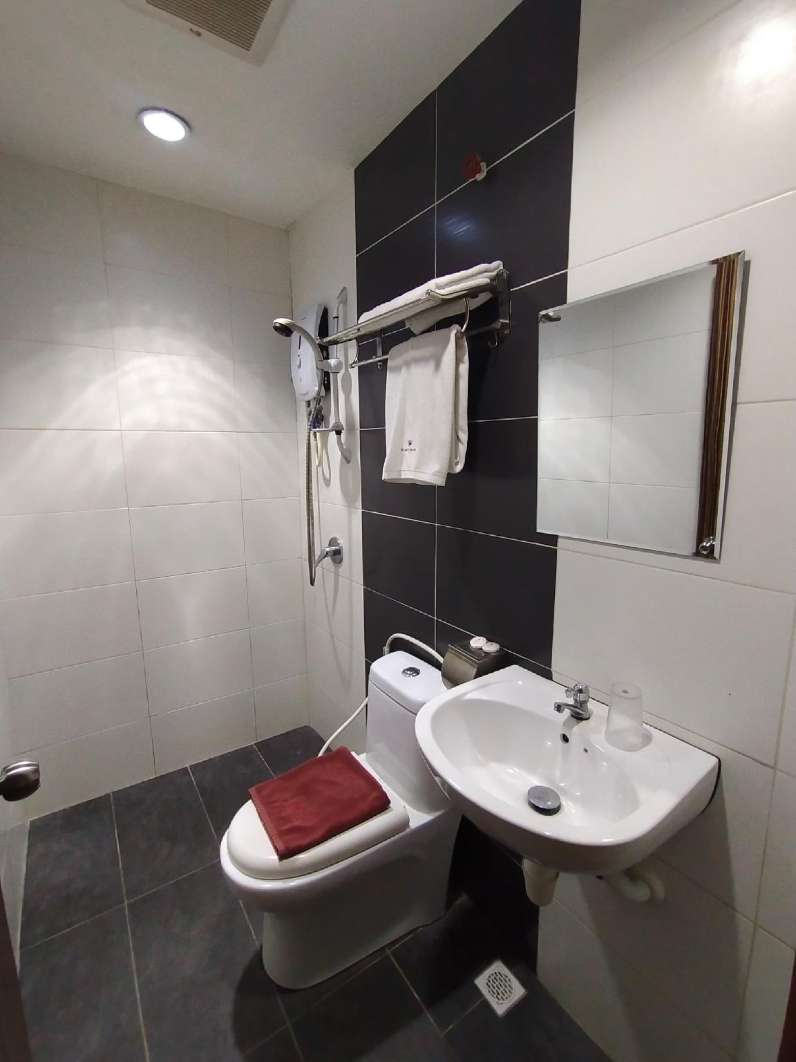 Standard Queen - No Window