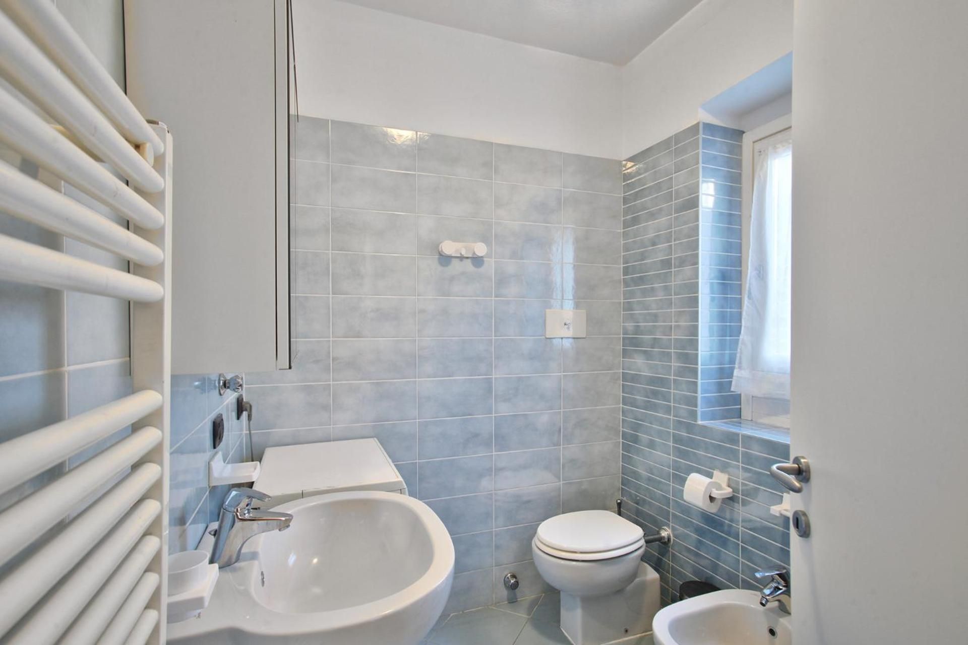 One-Bedroom Apartment - Via Parè 81