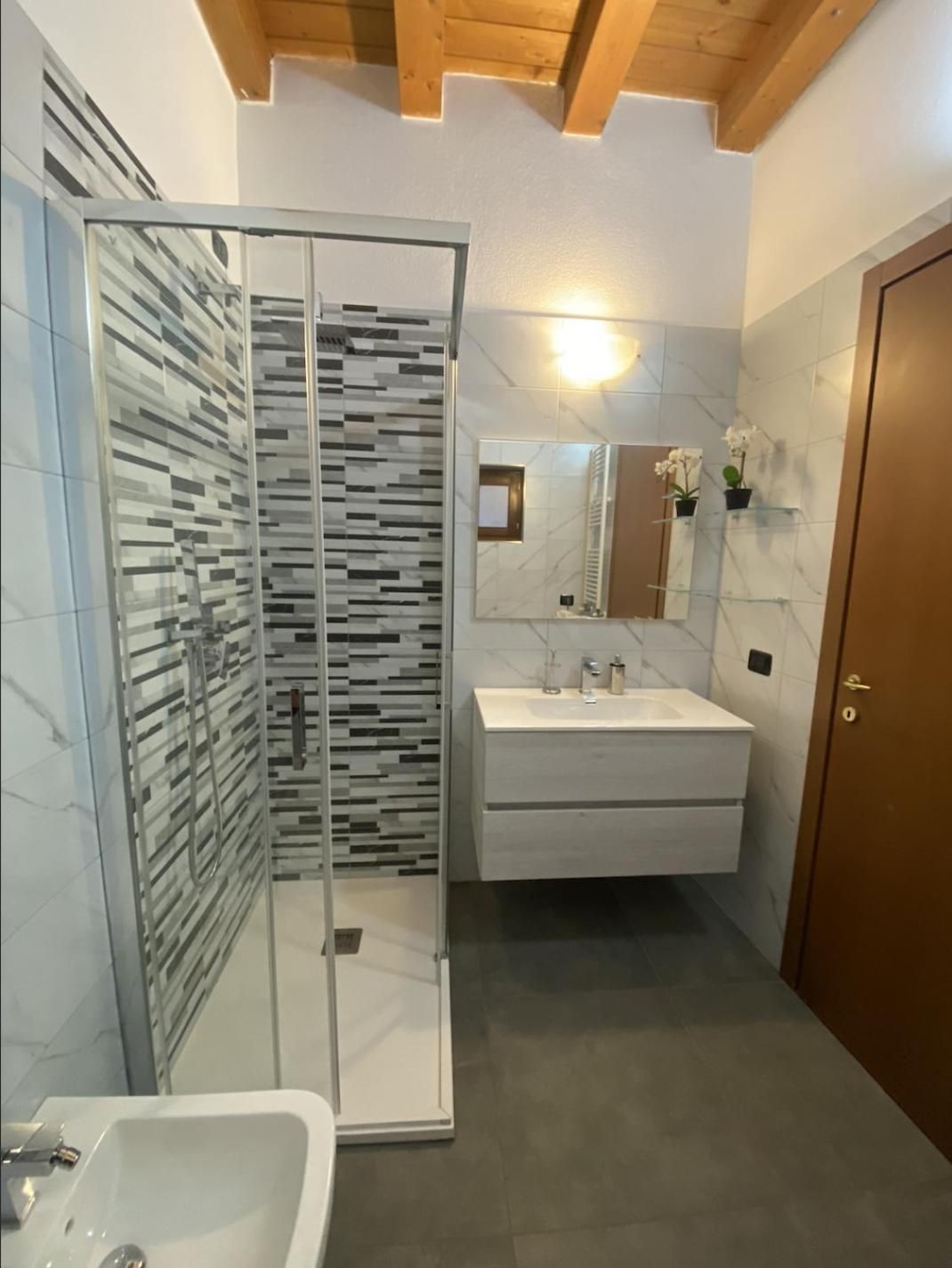 Two-Bedroom Apartment - Via Parè 23