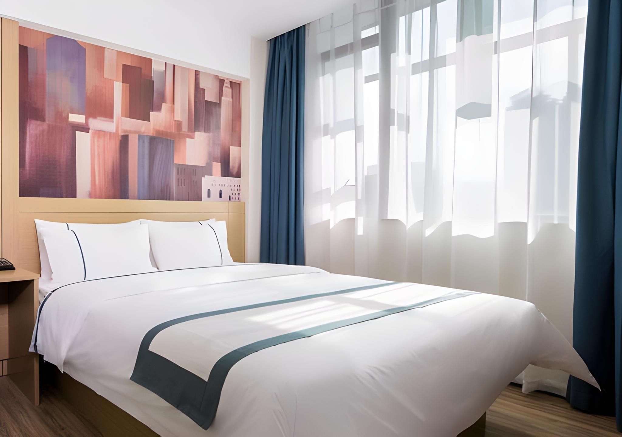 Business Queen Room