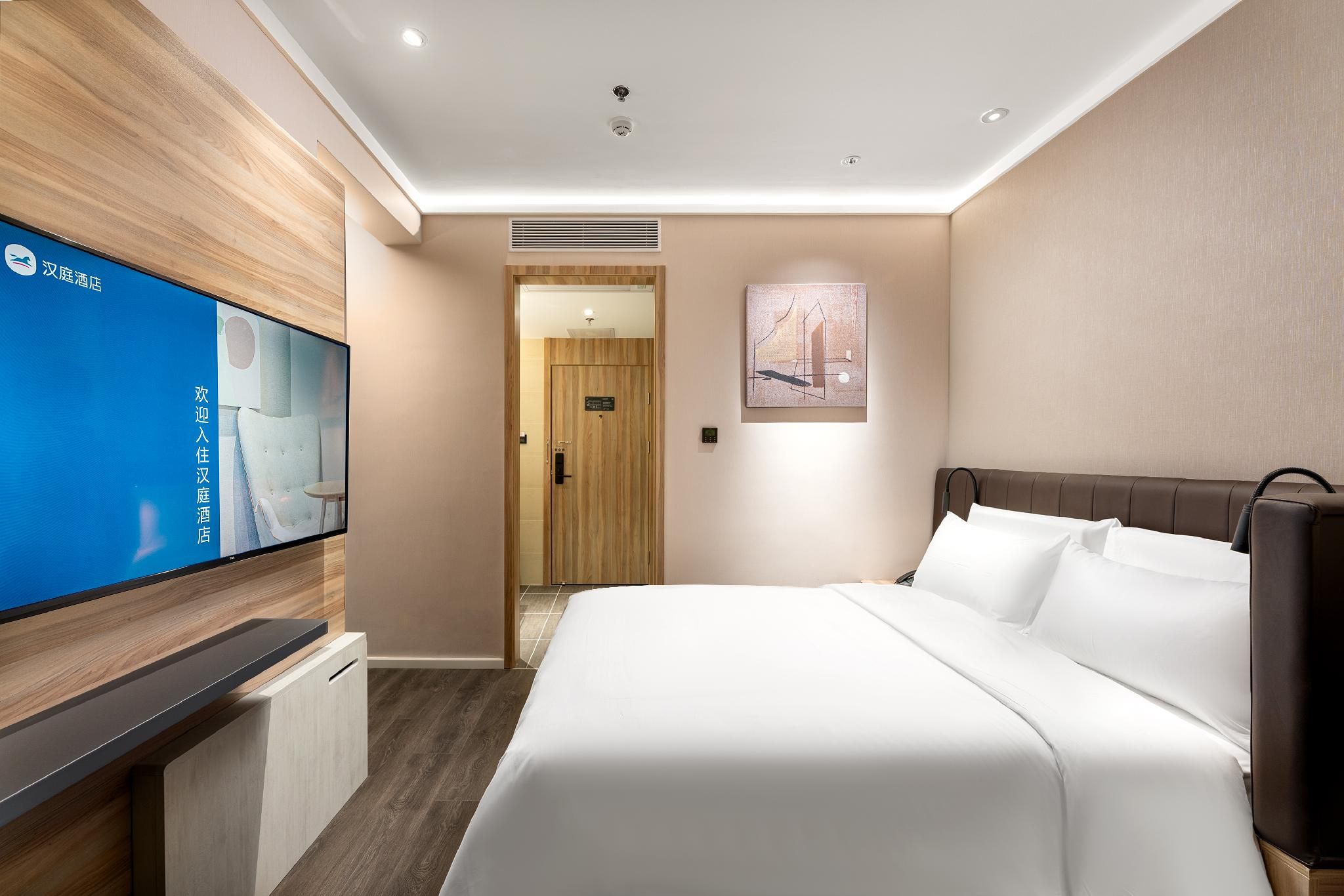 Business Queen Bed Room