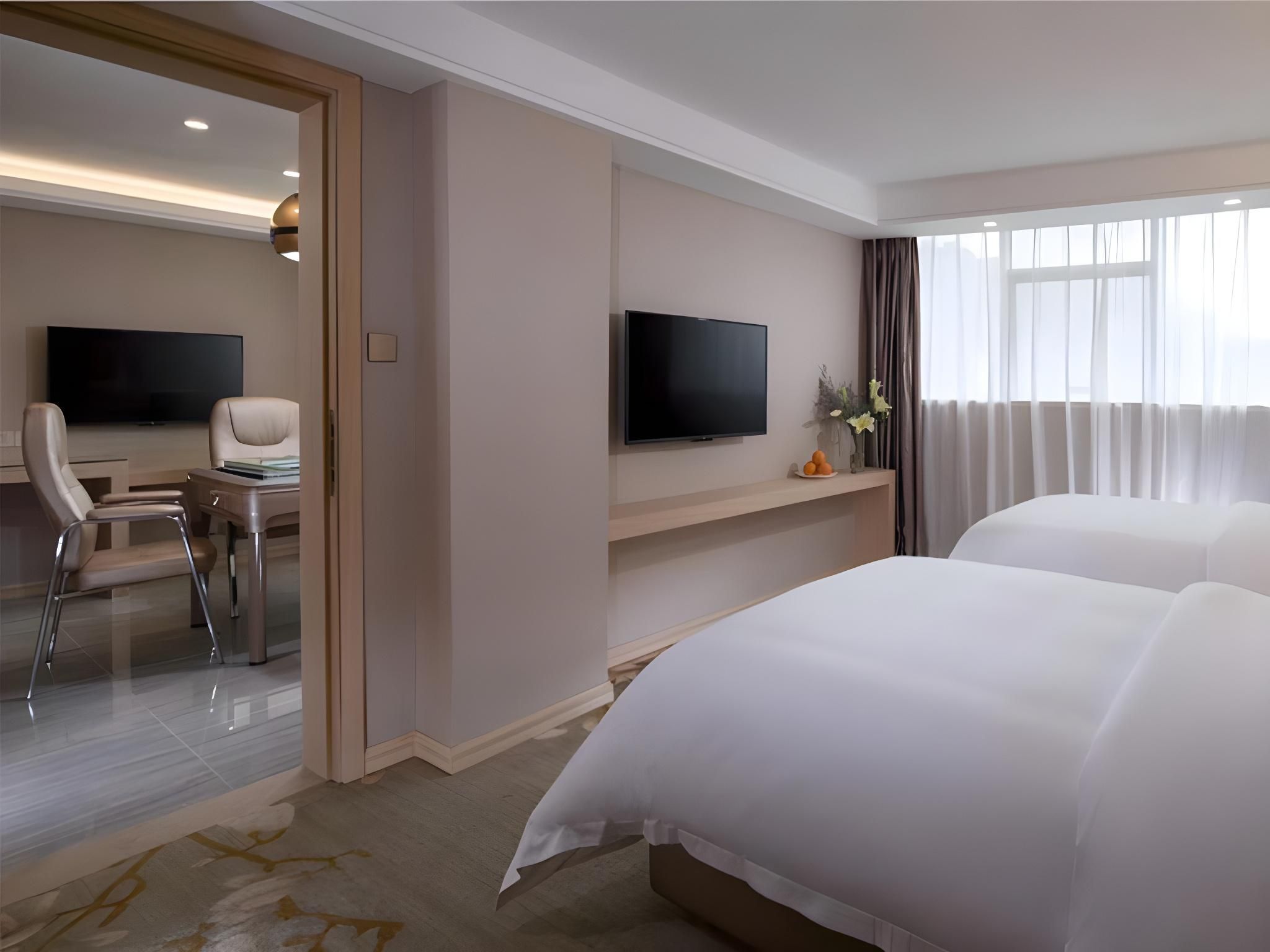 Vienna - Functional Chess Room With Twin Bed