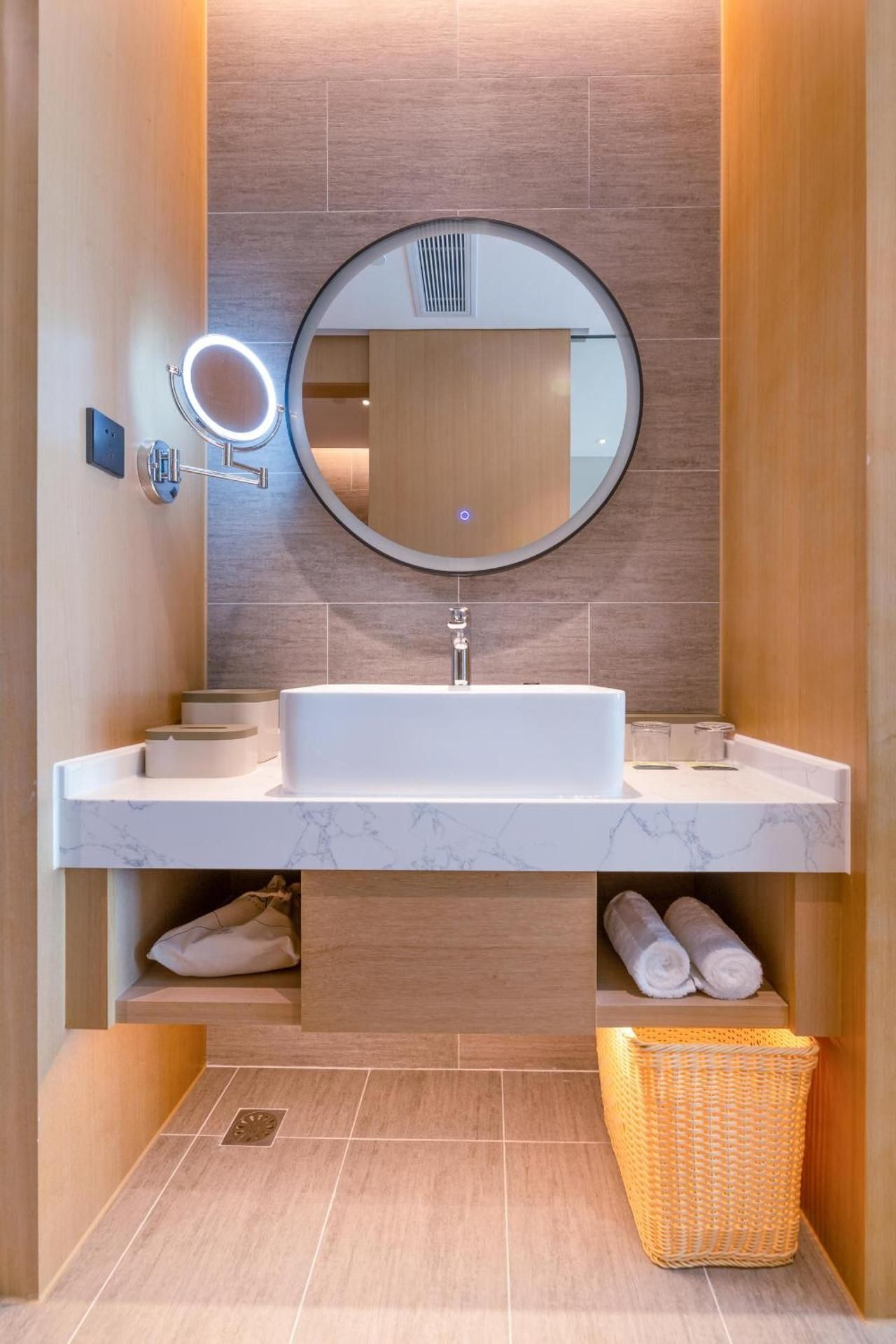 Atour Hotel Huizhou Zhongkai Tianyicheng Deluxe Double Room with City View 2