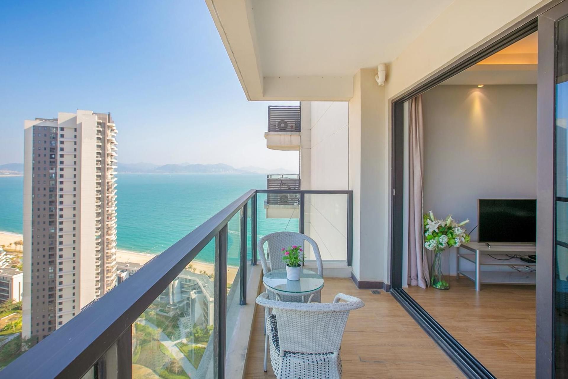 Hua Yang Nian Seaview Hostel Twin Room with Partial Sea View 2