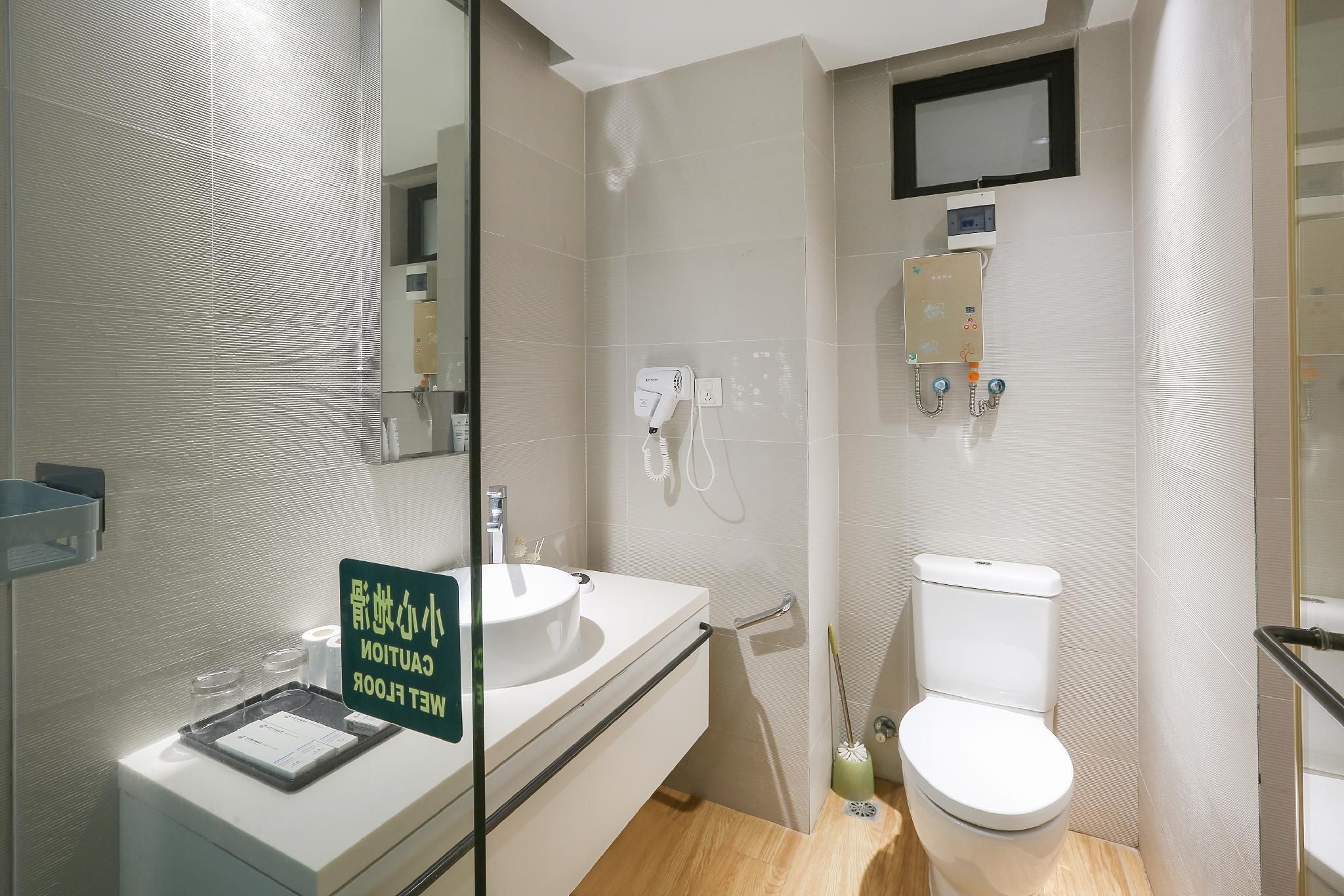 Garden View Queen Room