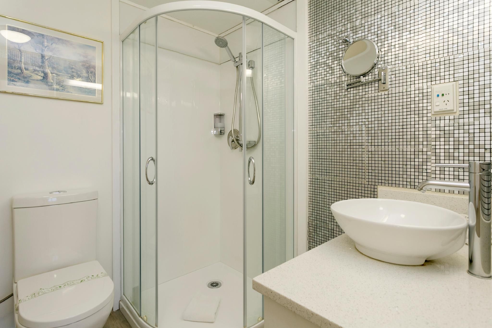 Taupo Thermal Motel and Spa ( Adults Only ) 1 Bedroom Balcony Suite 1 King 2