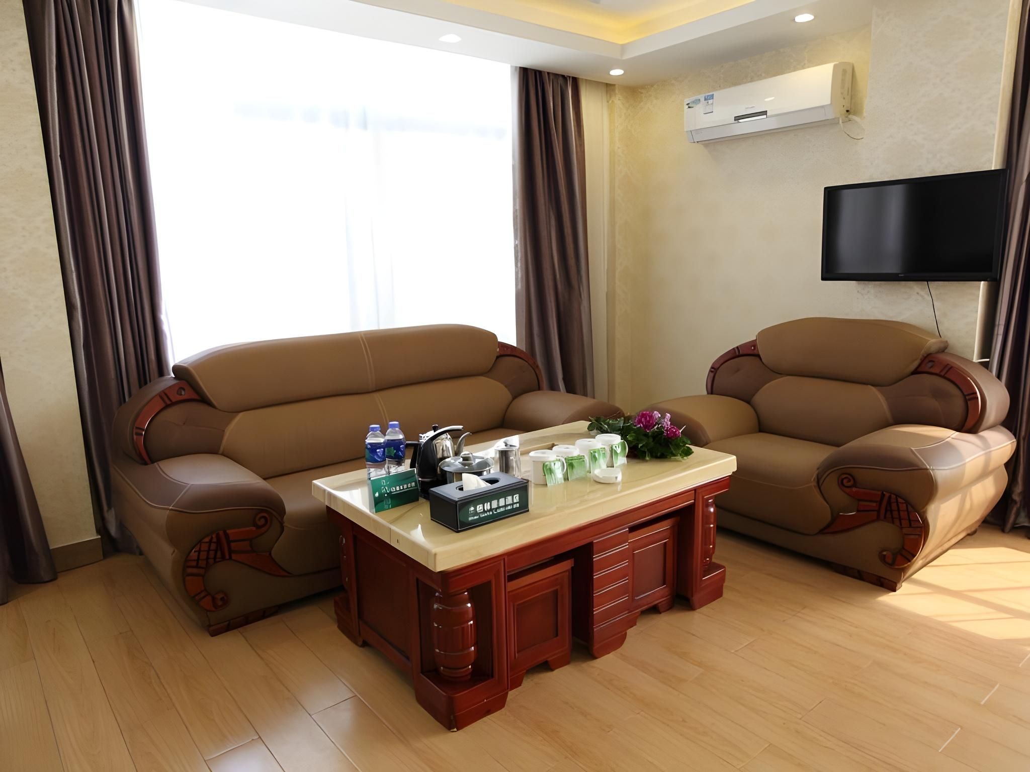 Queen Room with View