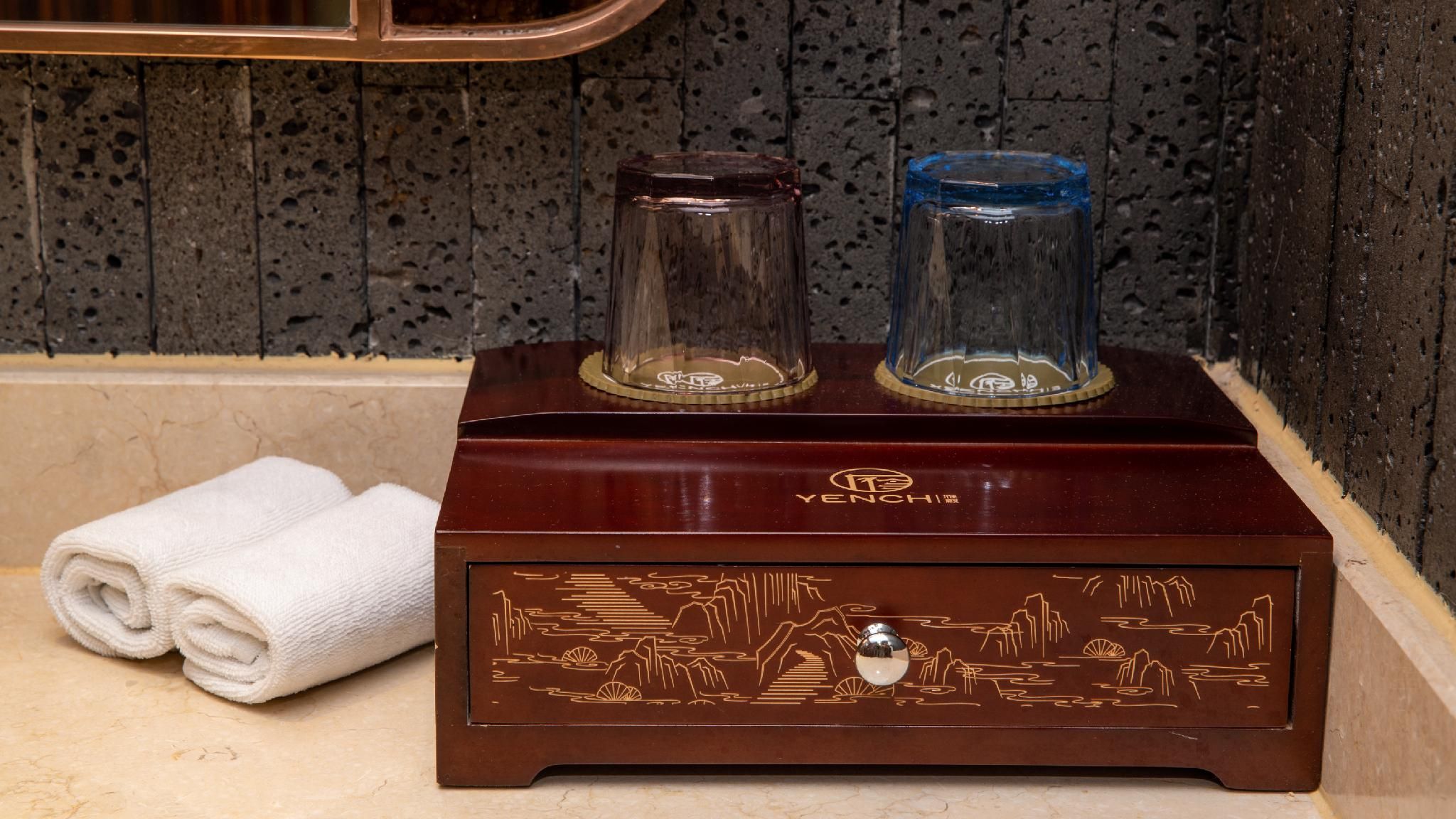 Queen Room with View