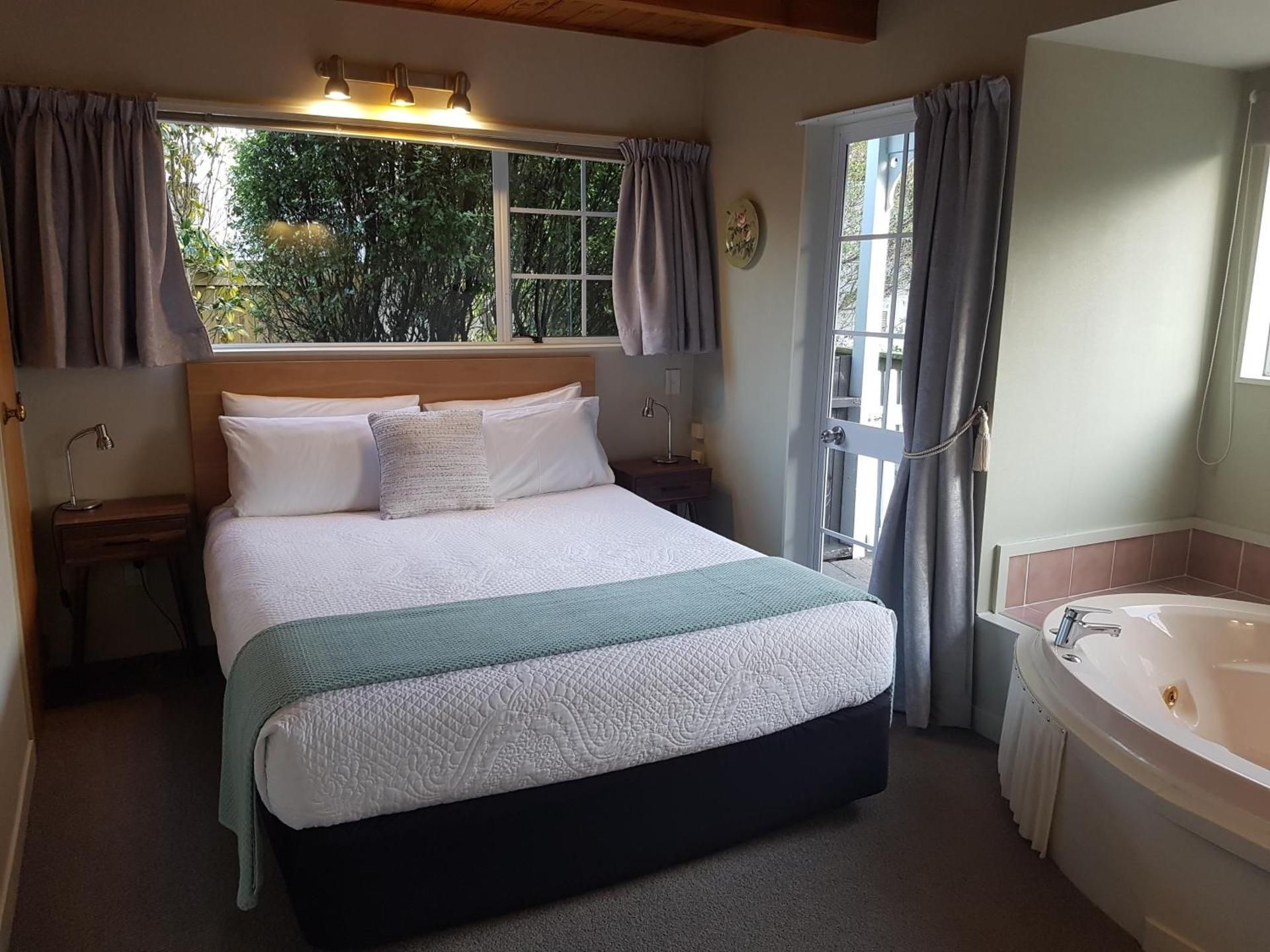 Studio with Partial Lake View - Adults Only